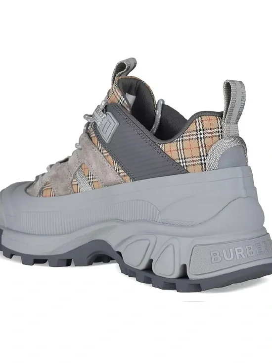 Burberry Men’s BURBERRY
ARTHUR SNEAKERS
STYLE: M STORY
ITEM NUMBER: 80438641003 - Picture 8 of 8